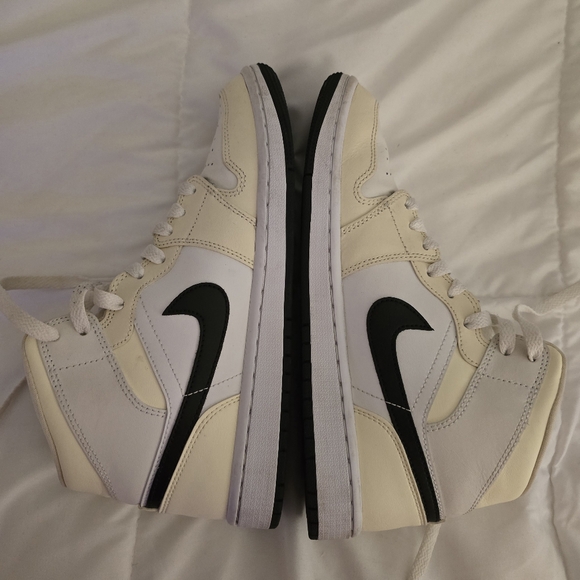 Jordan's - Picture 2 of 6